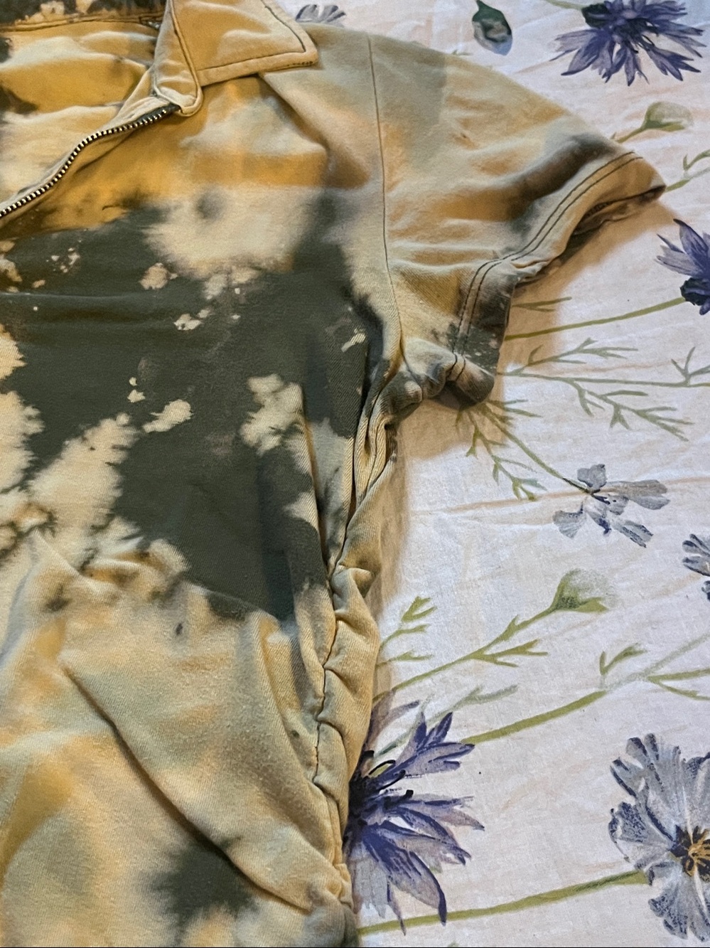 Vintage Y2K Guess by Marciano Olive Tie-Dye Henley Top, S/M, PTP 17" - Picture 5 of 7